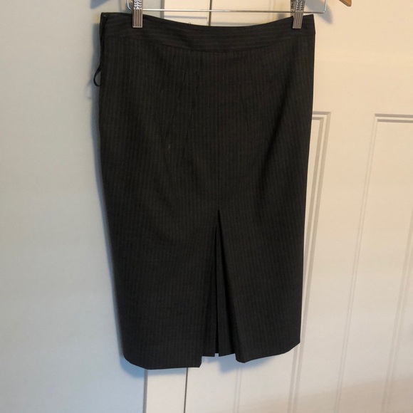 Club Monaco size 2 pinstripe pencil skirt - Picture 3 of 3